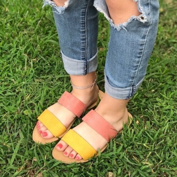 Colorblock Yellow & Coral Flat Sandals With Wide Straps For Women - Picture 1 of 2